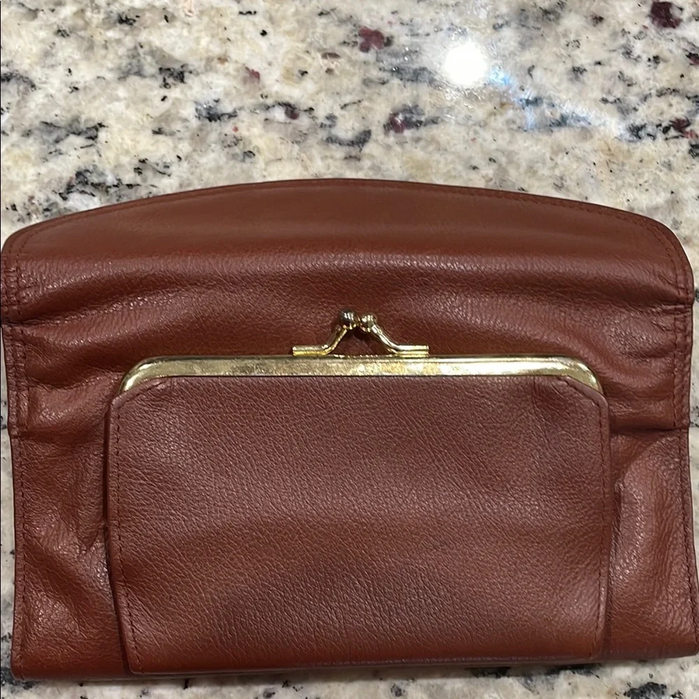 BUXTON Elegant Buttery Soft Brown Leather Ladies Wallet many compartments NEW